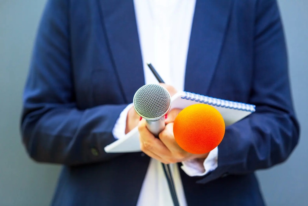 handle media questions